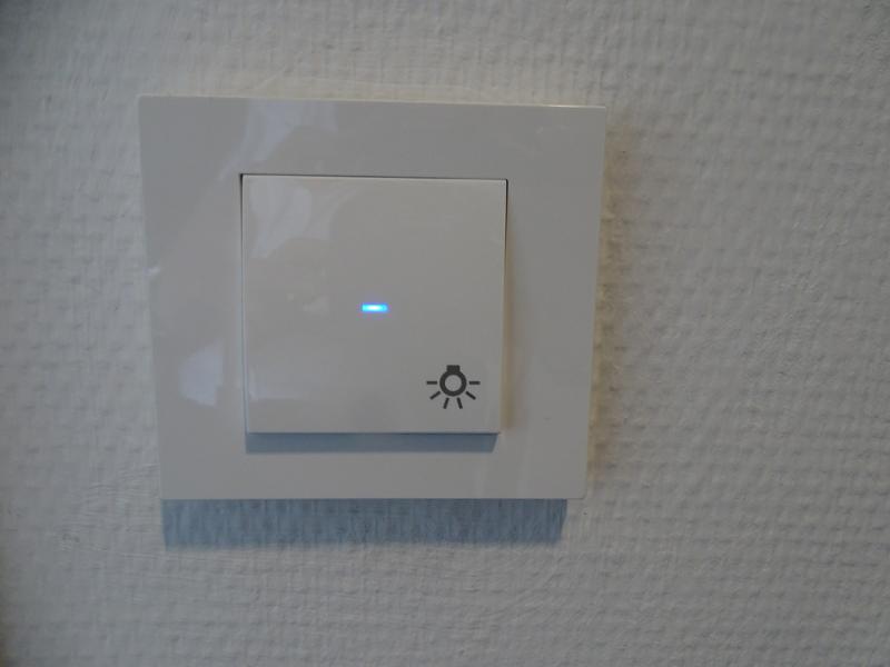 moderne Elektronanlage LED B�ro / Praxis Wiedemar