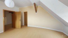 6-Meinerstrae-Bedroom-Defurnished herrliche Dachgeschosswohnung mit Maisonette in Altenburg zu verkaufen.