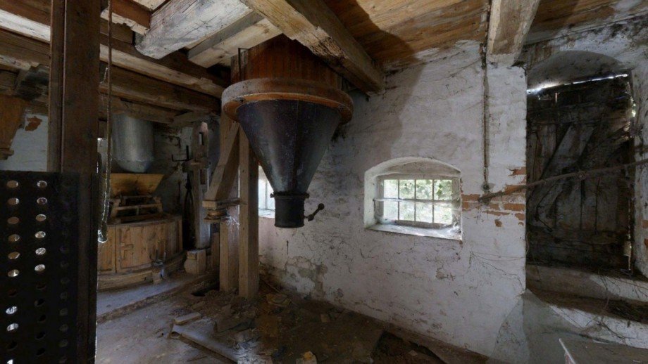 Historische-Wassermuhle-von-Franz-Stockchen-direkt-am-Rippach (26) Landhaus L�tzen