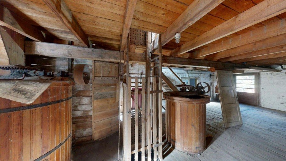 Historische-Wassermuhle-von-Franz-Stockchen-direkt-am-Rippach (36) Landhaus L�tzen