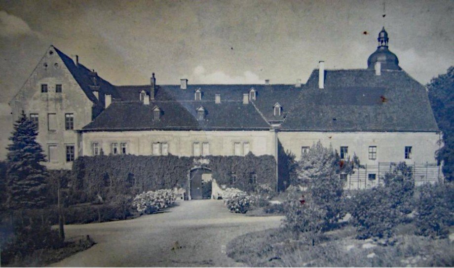 Schloss Ehrenhain 6 Mehrfamilienhaus Nobitz