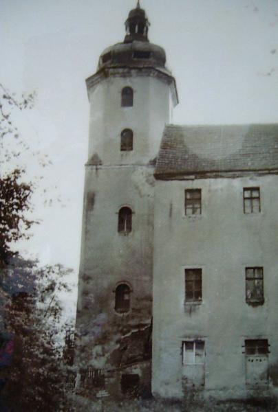 Schloss Ehrenhain ehemaliger schlossturm Mehrfamilienhaus Nobitz