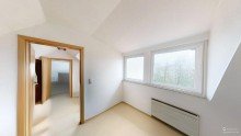 6-Meinerstrae-11122025_165017_defurnished herrliche Dachgeschosswohnung mit Maisonette in Altenburg zu verkaufen.