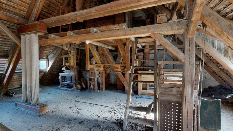 Historische-Wassermuhle-von-Franz-Stockchen-direkt-am-Rippach (43) Landhaus L�tzen