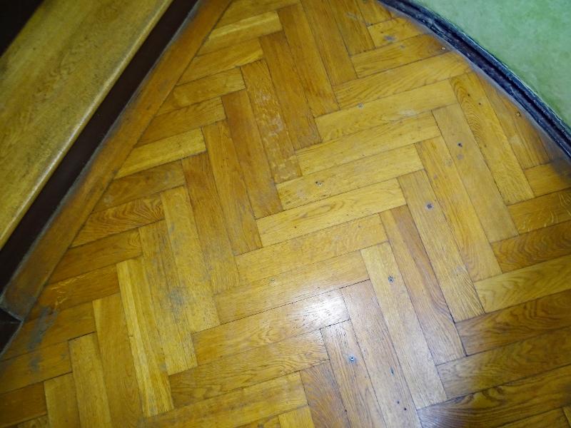 Parkett im Treppenhaus Wohnung Leipzig