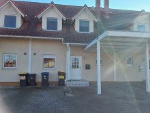 Ansicht schickes Reihenhaus in familienfreundlicher Idylle bei Leipzig zur Miete