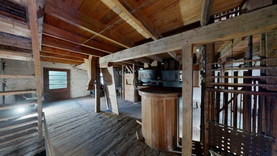 Historische-Wassermuhle-von-Franz-Stockchen-direkt-am-Rippach (37) Landhaus L�tzen