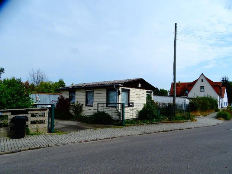 Grundst�cksfront Leipzig - L�tzschena-Stahmeln Wohngrundst�ck Das gibts nur einmal - kleines Grundst�ck mit Auwald vor der T�r