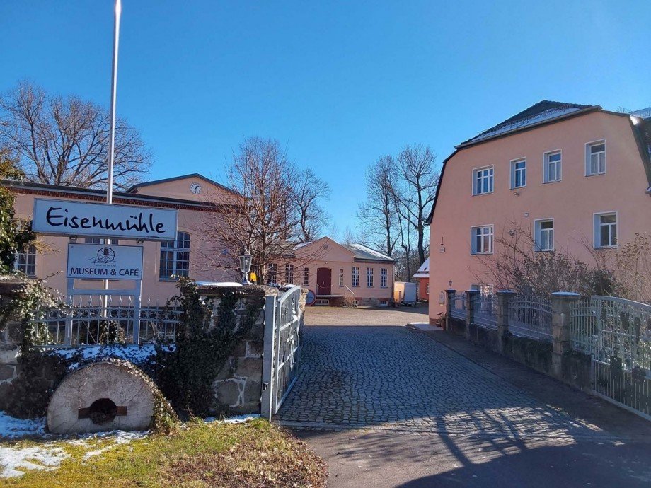 Ansicht Mehrfamilienhaus Elstertrebnitz