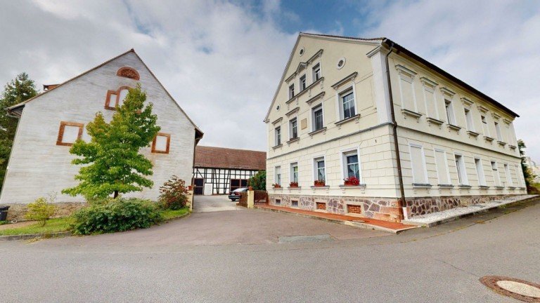 Ansicht Frohburg - Dolsenhain Mehrfamilienhaus Kapitalanlage mit Entwicklungspotenzial ? Vierseitenhof mit 13 Wohneinheiten und 6 Garagen