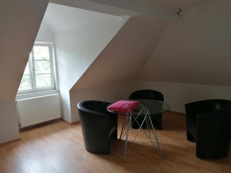 Ansicht Grimma Wohnung Schicke Dachgeschosswohnung mit Einbauk�che