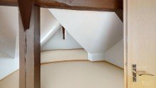 6-Meinerstrae-Bedroom-Defurnished 5 herrliche Dachgeschosswohnung mit Maisonette in Altenburg zu verkaufen.