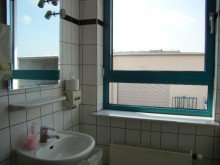 Ansicht Repr�sentatives B�ro, Ausstellung, Lager an der A14 Abfahrt