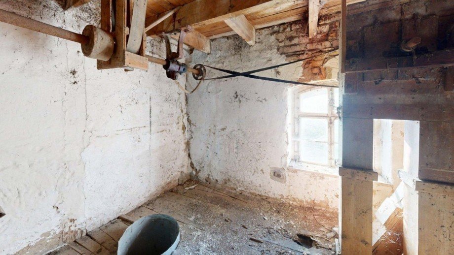 Historische-Wassermuhle-von-Franz-Stockchen-direkt-am-Rippach (58) Landhaus L�tzen