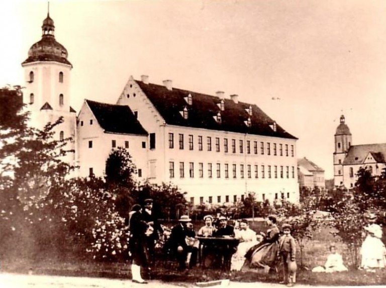 Schloss Ehrenhain 7 Nobitz - Ehrenhain Mehrfamilienhaus Schloss Ehrenhain - Denkmalprojekt mit Baugenehmigung | 25 WE