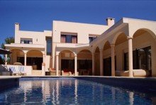 Haus kaufen Haus kaufen Villa Caballito de Mar, Ibizas Schönheit genießen