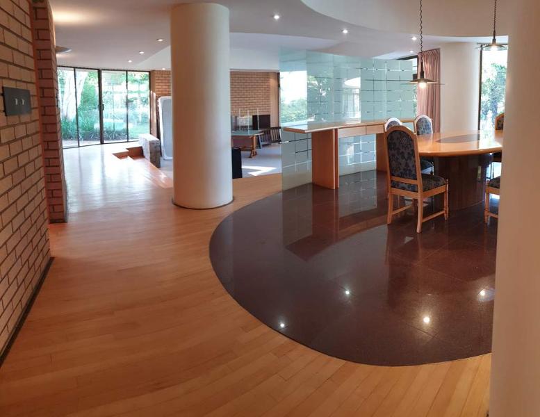 Esszimmer mit Granitfliesen Einfamilienhaus Kloof