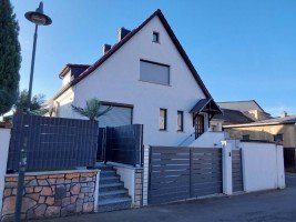 Hauptbild viel Einfamilienhaus und wenig Grundstück in Borna zu verkaufen.