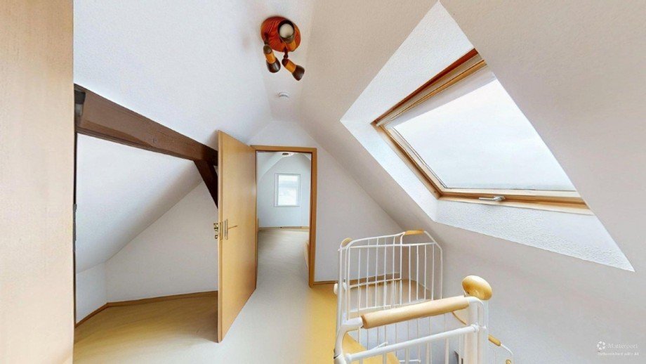 6-Meinerstrae-11122025_165029_defurnished Dachgeschosswohnung Altenburg