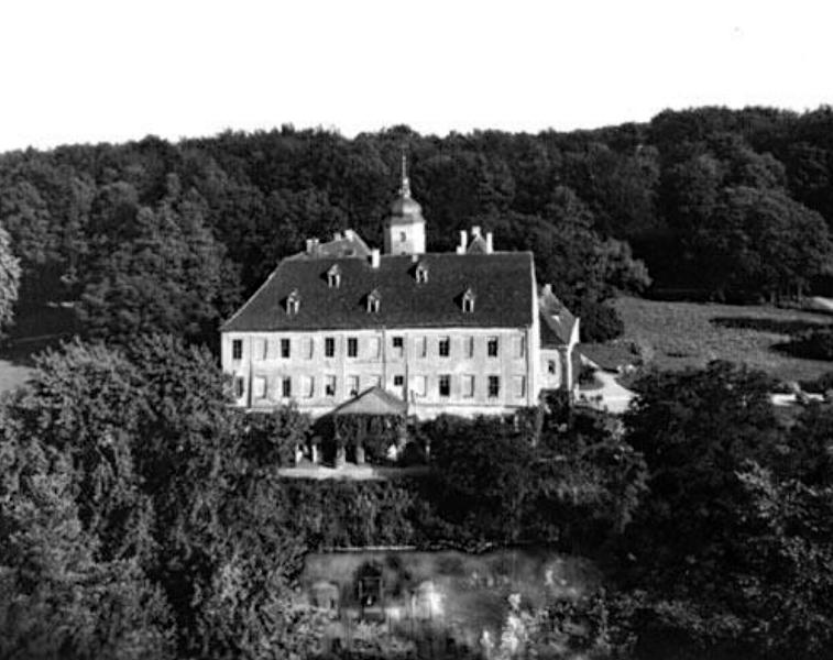 Schloss Ehrenhain 1 Mehrfamilienhaus Nobitz