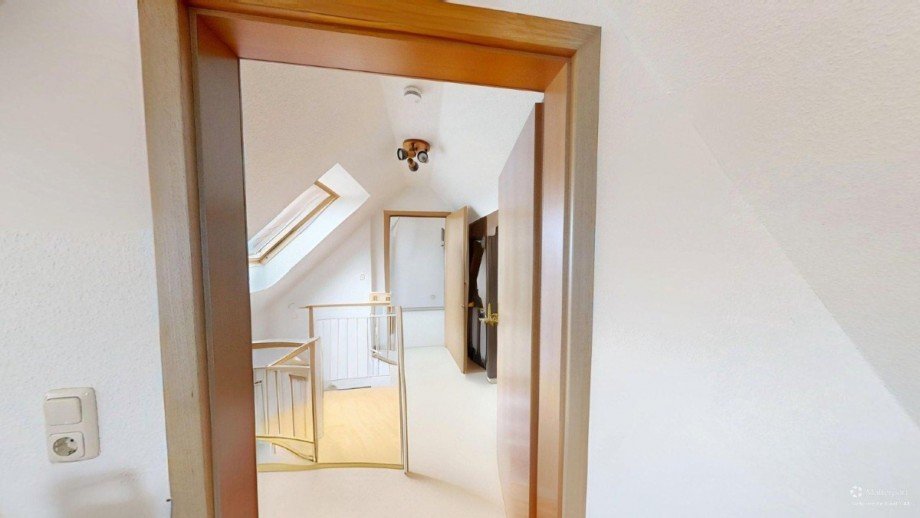 6-Meinerstrae-11122025_164949_defurnished Dachgeschosswohnung Altenburg